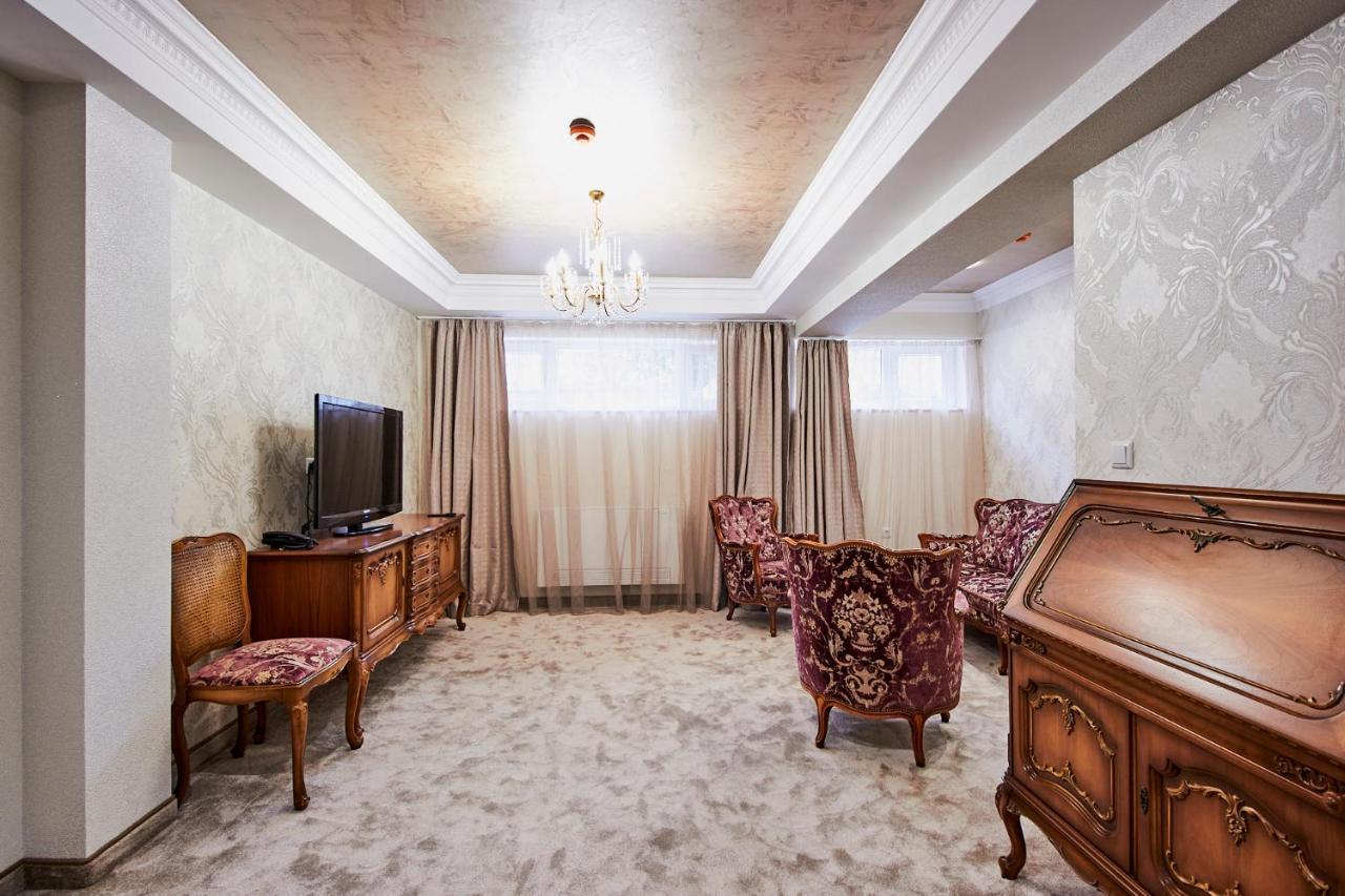 Хотел Паризи Kazanlŭk Exterior foto